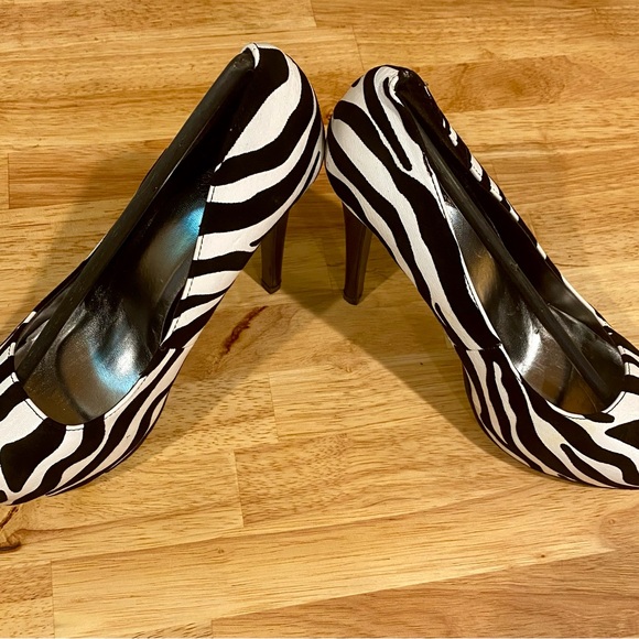 Black and White Zebra Pattern Heels - Picture 1 of 9